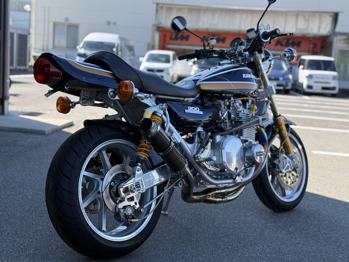 ktm_suzuki's tweet photo. 🔥新規入荷車両🔥

KAWASAKI Z1が入荷しました！
日本が誇る名車！1975年式！1,135ccボアアップ済み！
エンジンフルO/H済み！フルカスタム車両！
車両価格「990万円(税込)」にて販売中🔥

https://t.co/fdFOTy4SnF https://t.co/yoTqkS55BV