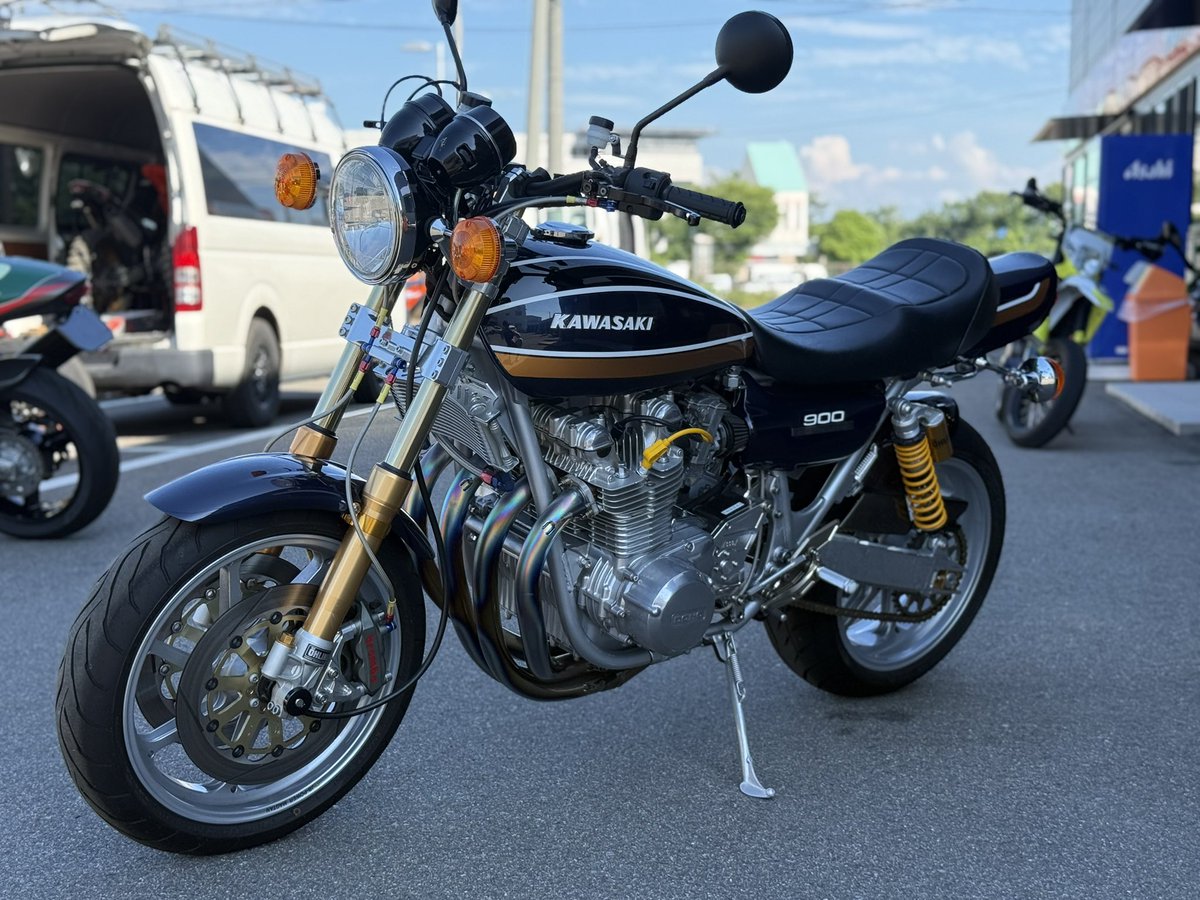 ktm_suzuki's tweet photo. 🔥新規入荷車両🔥

KAWASAKI Z1が入荷しました！
日本が誇る名車！1975年式！1,135ccボアアップ済み！
エンジンフルO/H済み！フルカスタム車両！
車両価格「990万円(税込)」にて販売中🔥

https://t.co/fdFOTy4SnF https://t.co/yoTqkS55BV