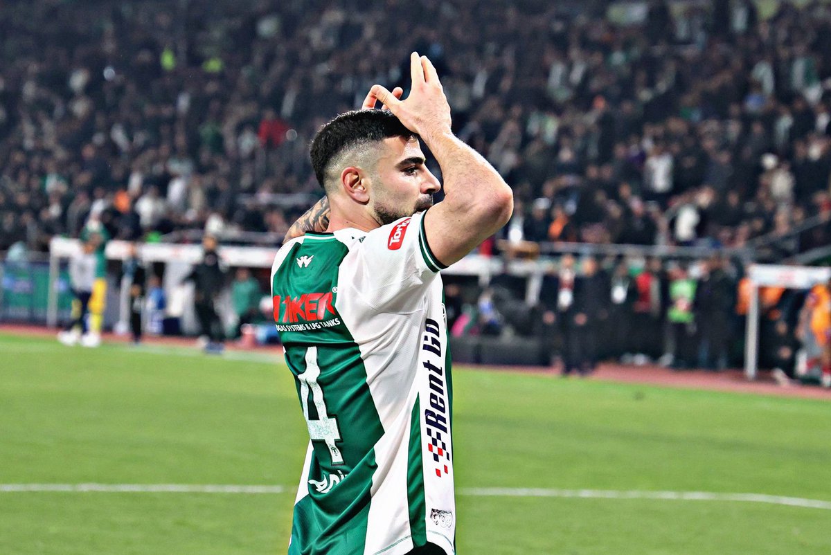 transfergurme's tweet photo. Adil Demirbağ,Fenerbahçe’yi bekliyor.Fenerbahçe yakında resmi teklif yapacak.(Oyuncu takası+para) https://t.co/FBabPXg8SZ