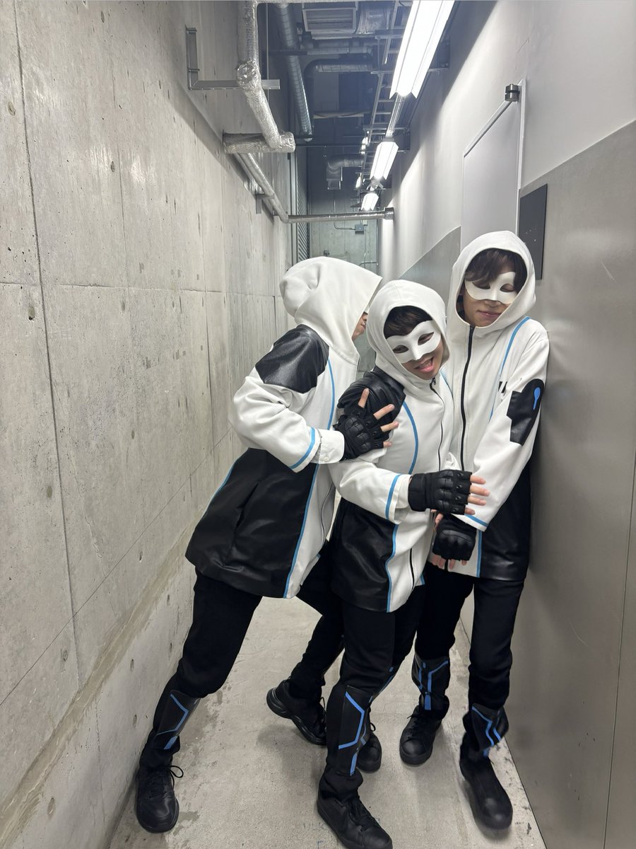 otsukayuto_555's tweet photo. #エリステ ND
6日目ありがとうございました！
今日のイクリプス📸
通路に挟まりました… https://t.co/z2rW9vuPup