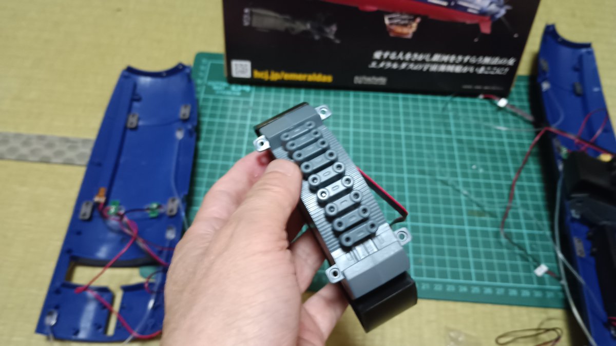 crystal719bon's tweet photo. クイーン・エメラルダス号の138号のLEDが今日やっと届きました。138号一式です。LEDテストはOK。これ���やっと右側と左側で対として完了です。次回は明日の金曜日です。#クイーン・エメラルダス号 https://t.co/9r5hGYWbxH