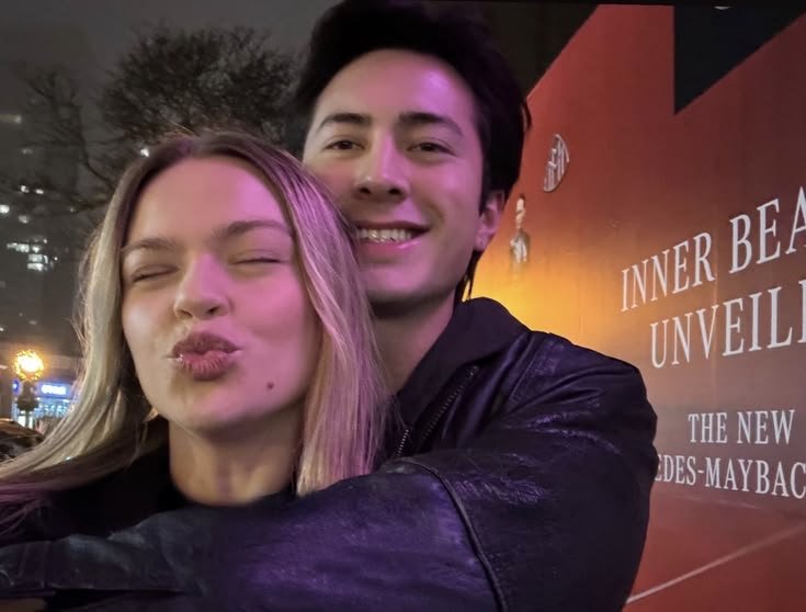 jeoncloudyy's tweet photo. he became friends with her even if she was for like a few minutes in the show just goes on to show the reason why hudson has so many friends https://t.co/cMDHWDEF35