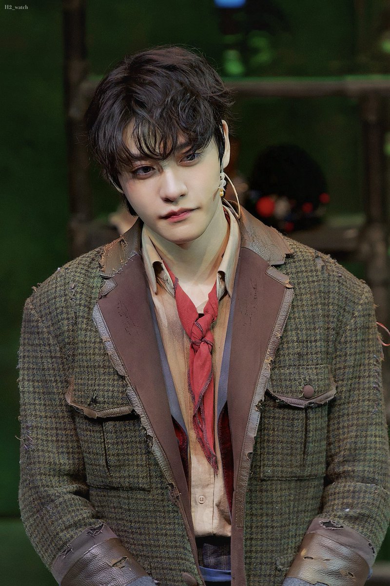 H2_watch's tweet photo. 260705 매드해터 막공 무대인사

계속되면 좋겠어
노아 | #홍기범 https://t.co/XpgFXO2CiT