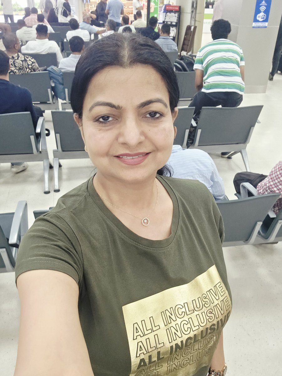 triptishakya's tweet photo. #MumbaiCalling✈️
#traveldiaries #journey 
#workmode https://t.co/ma3kImCsVm