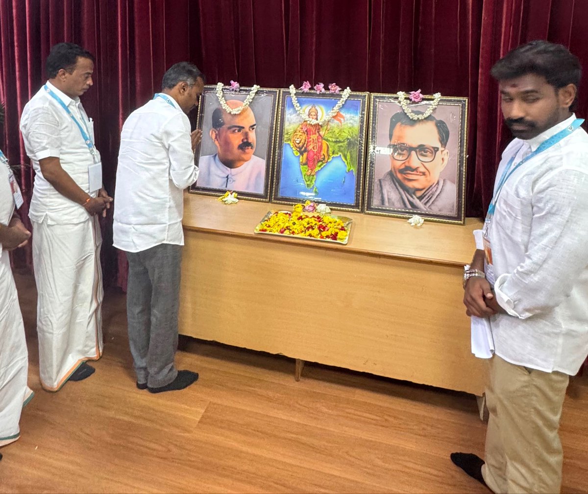 asuvathaman's tweet photo. Participated and guided the Tamil Nadu BJP Youth Wing at the Student Convention organised to commemorate the 125th Birth Anniversary of 
Dr. Shyama Prasad Mukherjee.

Dr. Mukherjee’s unwavering commitment to national unity, education, and selfless public service continues to inspire the youth of our nation. Let us carry forward his vision with dedication and patriotism.

Accompanied by - Chengalpattu North District President Shri Raghuraman, TN BJP Youth Wing Vice-President Shri Amarnath.

@blsanthosh @NainarBJP 

#DrSyamaPrasadMukherjee #125thBirthAnniversary #BJP #BJPYuvaMorcha #StudentConvention #NationFirst