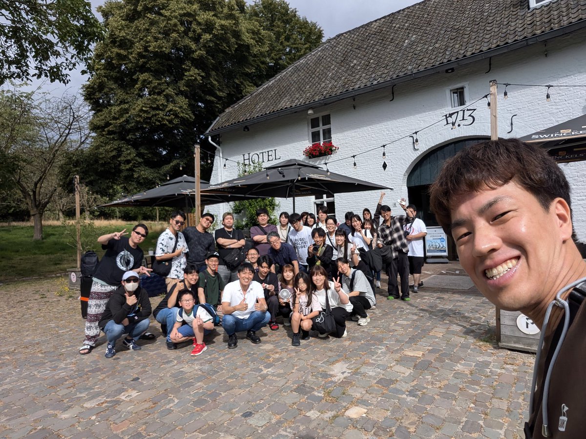 IBE_Info's tweet photo. 先ほど無事にケルクラーデに到着しました🇳🇱
これからリハーサルをして明日以降のコンテストに備えます✌
#IBEWMC遠征 https://t.co/tQ8GYkUwAP