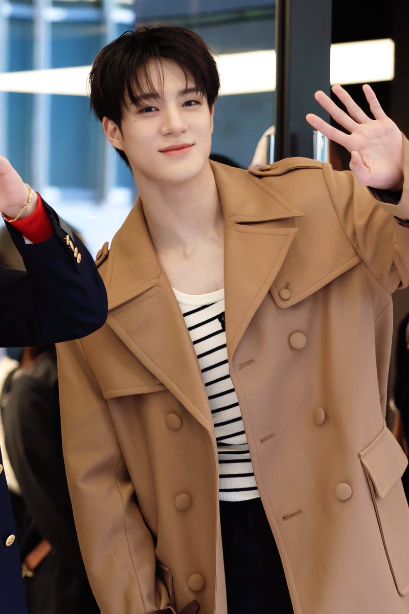 TASOGARE_0423's tweet photo. 260709  Onitsuka Tiger

#제노 #JENO #NCTDREAM #NCT https://t.co/uTDmBBB9Mg