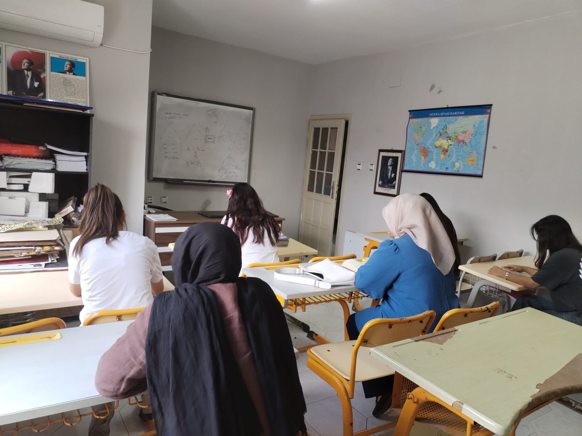 mustafakybt's tweet photo. Ülkü Ocakları Düziçi İlçe Başkanlığı Asena Birimimiz tarafından düzenlenen "İsmail Gaspıralı Ortaöğretim Yaz Gelişim Programı" kapsamında “Yaz Dönemi Kitap Okuma Kampı” başlamıştır.
Kelimelerin gücüyle kuşanıp, fikir dünyamızı zenginleştirmek adına bir araya gelen Asenalarımıza başarılar diliyoruz. Türk gençliği, bilimin ve irfanın izinde yürümeye kararlılıkla devam edeceğiz.