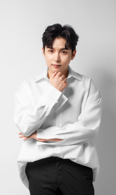 Kpop_Herald's tweet photo. .@SJofficial's Ryeowook and @RVsmtown's Wendy will join the SM Classics global tour. 🎼✨

The "SM CLASSICS LIVE 2026–2027" tour will travel across Singapore, Thailand, Vietnam and Canada, blending K-pop with classical music.

#SUPERJUNIOR #RYEOWOOK #RedVelvet #WENDY https://t.co/0VbUF86MYD