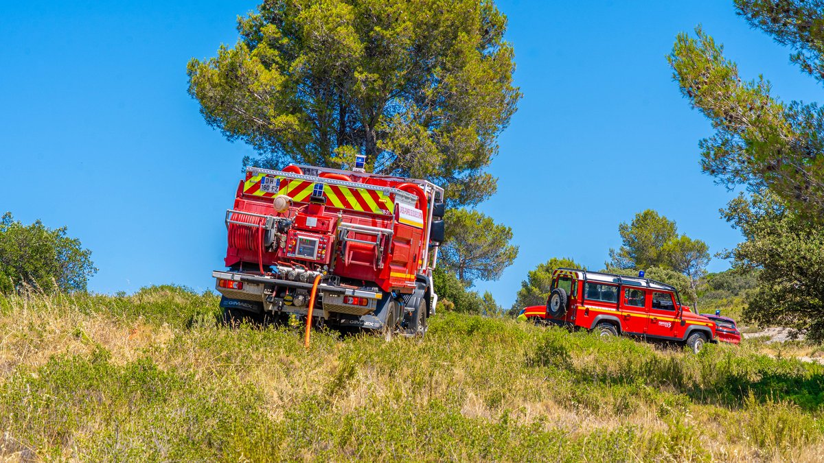 Pompiers13 tweet media
