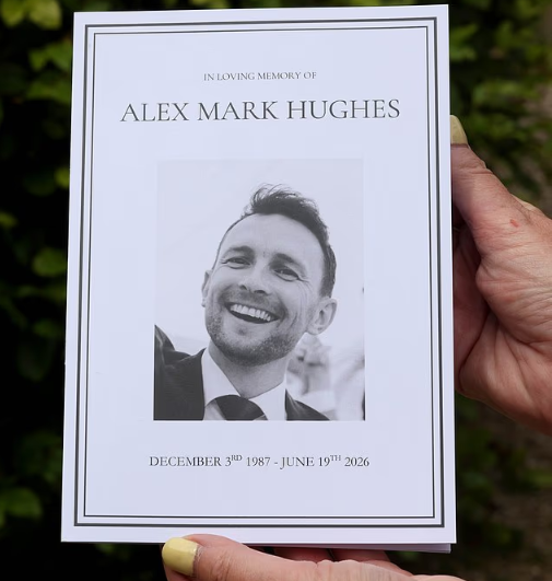 tito_tips's tweet photo. News Update: Sir Alex Ferguson among mourners as tributes paid to Mark Hughes' son Alex, 38, at his funeral following his tragic death.
#personaltrainer #athlete #bhfyp #fitfam #team #cycling #boxing #calcio #exercise #nature #photooftheday #gymmotivation #bike #sportmotivation https://t.co/qLCzrJVjSt