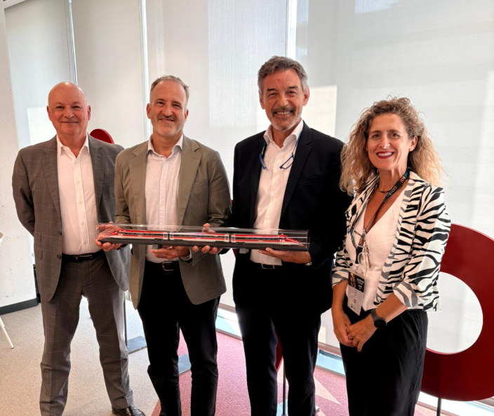 tadvisorsguild's tweet photo. 🏆 Hemos sido reconocidos como 🔝Grupo de Gestión 2025 en los #iryoRedAwards.
Recogimos el premio ayer en las oficinas de @iryo_eu en Madrid, de la mano de Teresa Parias y Javier Abadía, de iryo. Gracias a todas nuestras agencias por hacerlo posible 🚄 #TAG #iryo https://t.co/lQro3xdQBO