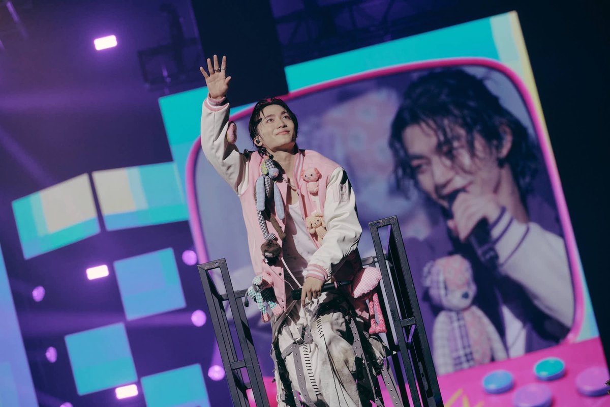 realsoundjp's tweet photo. ＼原因は自分にある。ライブ写真到着🔥／

📸写真ギャラリー（独占カットあり／全18枚）
https://t.co/SGoFQkm3lD

「俺たちはライブに命をかけてる」――
輪廻の先で見つけた生き方の答え、『仮ノ現』のすべて！
@genjibu_sdr #げんじぶ https://t.co/fqqFKA4YlH