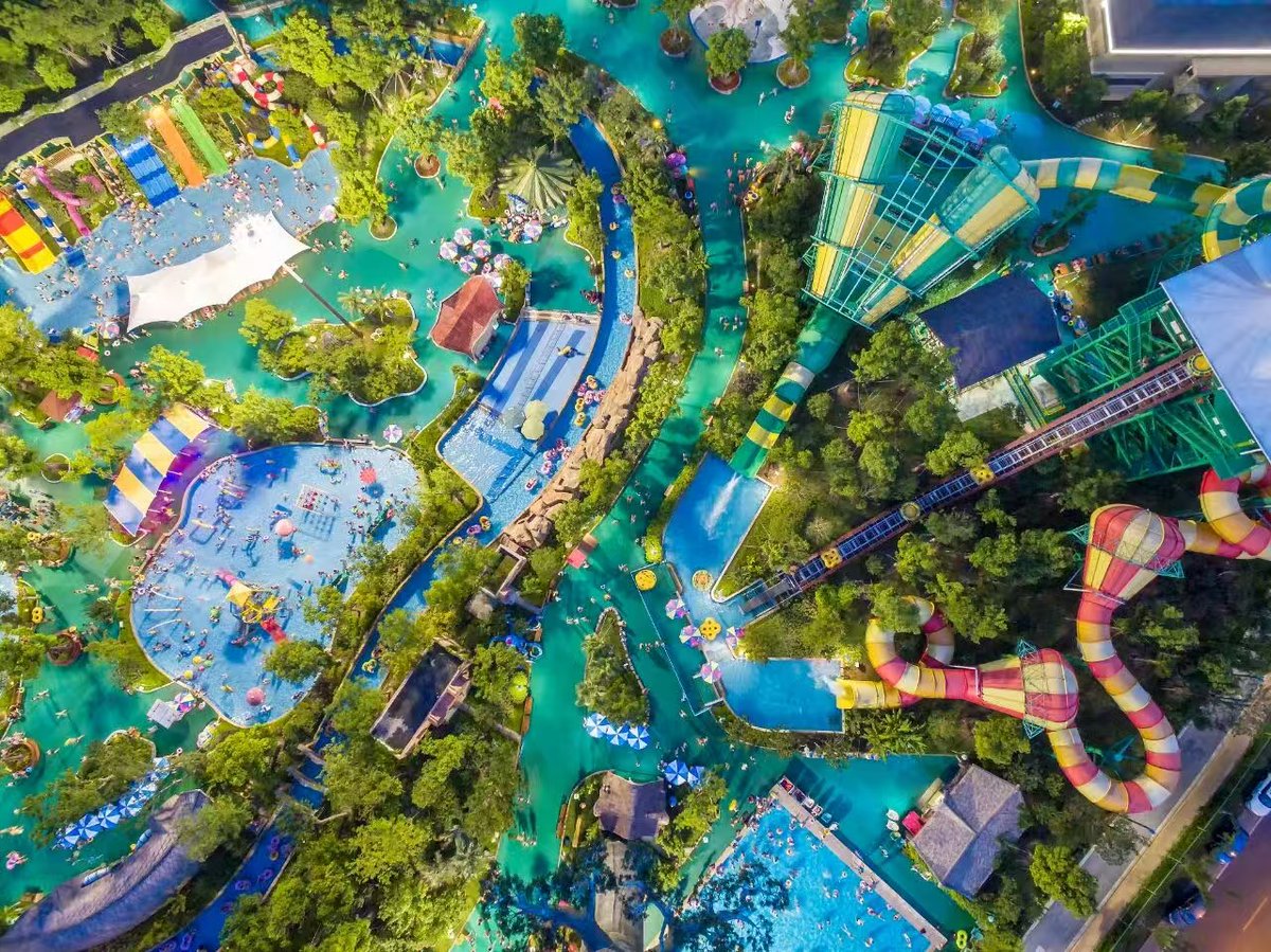 SND_China's tweet photo. Experience #summer in #Suzhou New District (#SND) with just a ticket! 🚋 Hop on Tram Line 1 to glide from urban buzz 🏙️ to scenic mountain lakes 🏞️, or take Tram Line 2 to drift through ancient towns 🏯 and beautiful countryside 🌾. Come ride into summer! ☀️ #BeautifulSND https://t.co/6TYzZjRUyr
