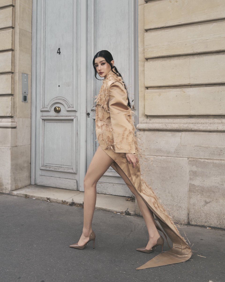 minemediap's tweet photo. “เมเบิ้ล-สิริวลี สิริวิบูลย์(@mable_siriwalee) เข้าร่วมงาน Ashistudio : COUTURE FALL / WINTER 2026 SHOW 

#MablexHauteCoutureFW26 
#Ashistudio
#Mable_siriwalee 
#Minepeople https://t.co/wHXOMjTkeX