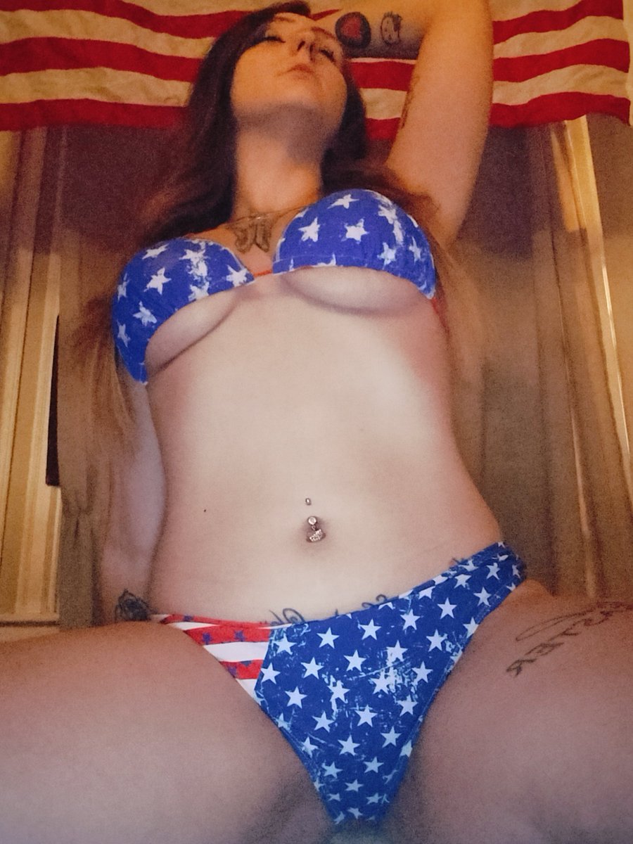 LilithRose40's tweet photo. Don't miss out on all the fun on my page 😘 
https://t.co/aTJa2AAkvH https://t.co/Ta7juASYqY