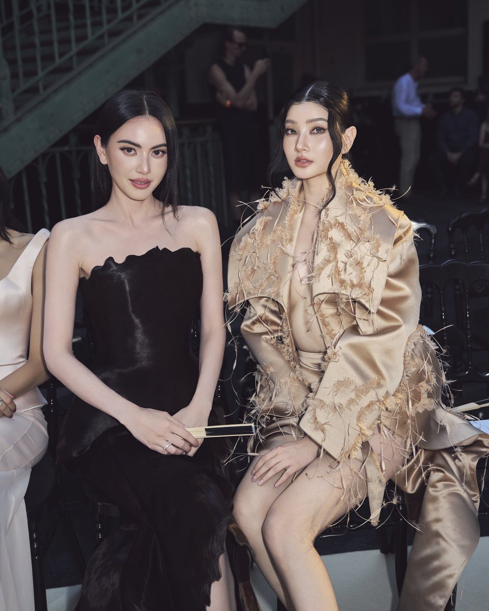 minemediap's tweet photo. “เมเบิ้ล-สิริวลี สิริวิบูลย์(@mable_siriwalee) เข้าร่วมงาน Ashistudio : COUTURE FALL / WINTER 2026 SHOW 

#MablexHauteCoutureFW26 
#Ashistudio
#Mable_siriwalee 
#Minepeople https://t.co/m2p03BQlj1