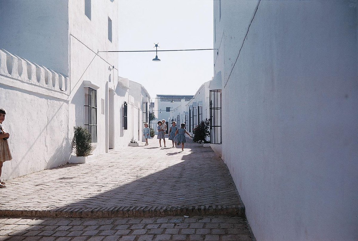 FundacionASota's tweet photo. 𝗣𝗼𝗯𝗹𝗮𝗱𝗼 𝗱𝗲 𝗘𝘀𝗾𝘂𝗶𝘃𝗲𝗹

«Al recibir el encargo se vivió Andalucía: viajes, estancias, sin fotos ni apuntes; todo a la memoria de nuestro propio “ordenador”.

Luego, olvidar». https://t.co/X24ARSbf6b