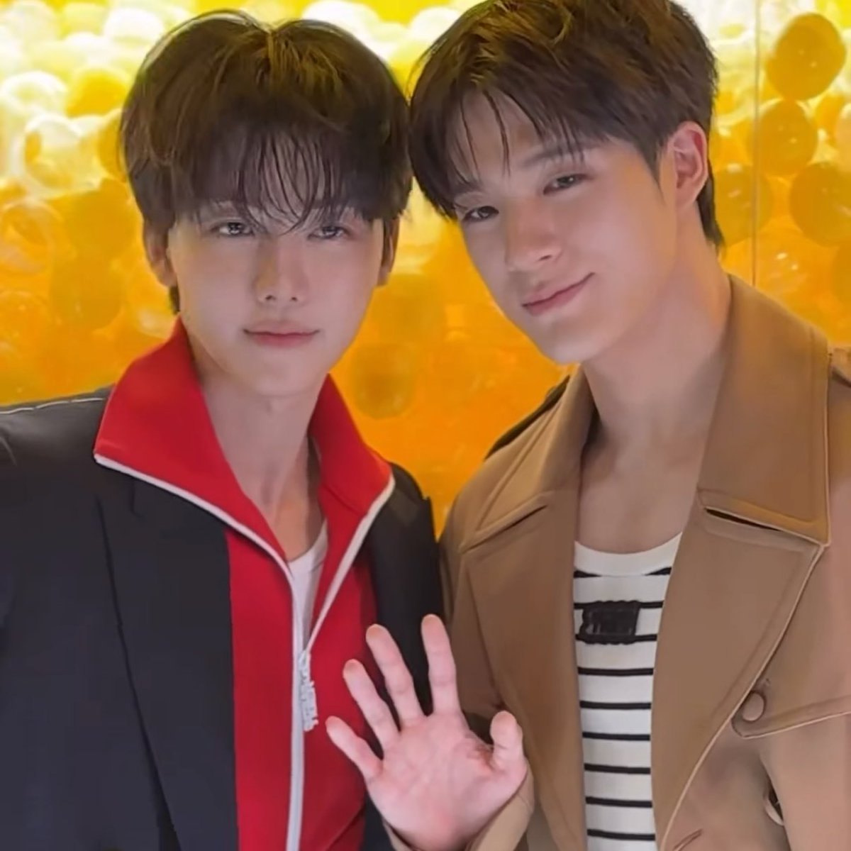 O9aamdjd's tweet photo. 😍😍

#OnitsukaTigerxJENO
#OnitsukaTigerxJAEMIN
#NCTJNJMxOnitsukaTiger https://t.co/9jwT7WdDht
