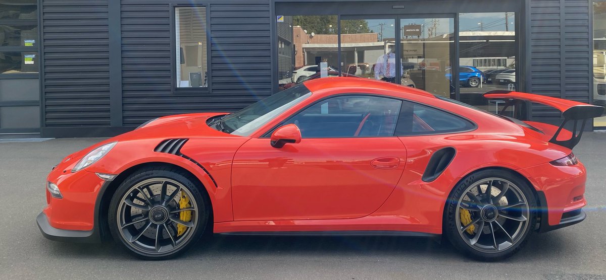 aji595595's tweet photo. GT3RS   これは素人が乗ってはいけない　良くわかりました　ごめんなさい🙇‍♀️  ファミリーカー　やっとオーダー出来る順番きました992-2   S    いろいろオプション決定！　年内くる予定
感謝　　支払い出来るかしら？ https://t.co/UbIqkoaMuH