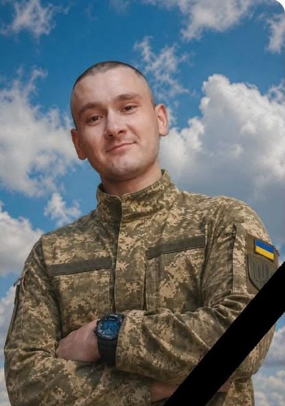 pogrebeckij's tweet photo. Волинська обласна державна адміністрація
 Підтвердилася загибель Захисника України Юрія Цапа із села Грудки Камінь-Каширської громади.
Воїн загинув 27 лютого 2024 року під час виконання бойового завдання в районі південніше населеного пункту Роботине Запорізької області. Його загибель підтверджено результатами ДНК-експертизи.
📷 На щиті повертається Захисник України Юрій Лоза.
Понад півтора року воїн вважався безвісти зниклим. Загинув 18 грудня 2024 року під час виконання військового обов’язку в бою поблизу населеного пункту Благодатне Волноваського району Донецької області.
📷 На війні загинув Захисник України Іван Мельник, житель села Підгайці.
Останній бій солдат, гранатометник механізованого батальйону, прийняв 2 липня 2026 року під час виконання бойового завдання в районі міста Куп’янськ.
Щирі співчуття рідним, близьким, побратимам і всім, хто знав наших Захисників.