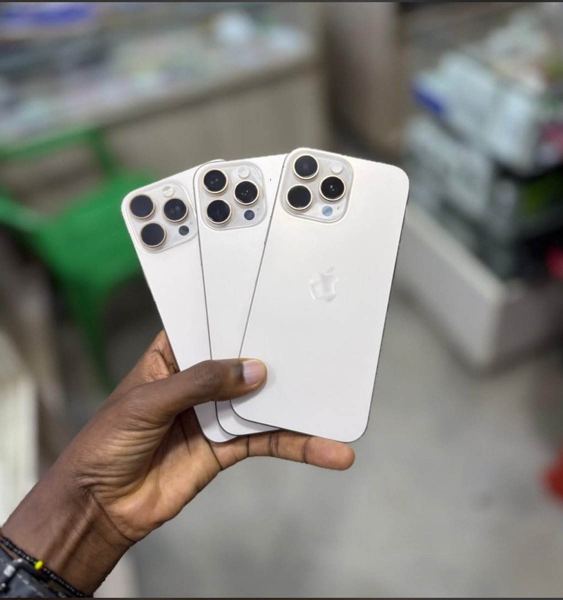 Phones Hub Ltd tweet media