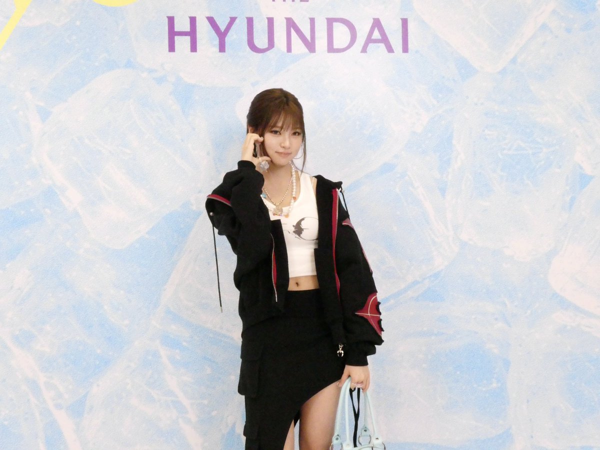 ksunhm's tweet photo. Haum at the launch event for Hyundai Department Store's first overseas flagship store in Tokyo 🖤💚

#HAUM #하음
#KiiiKiii #키키 https://t.co/K1Z77i6Awi