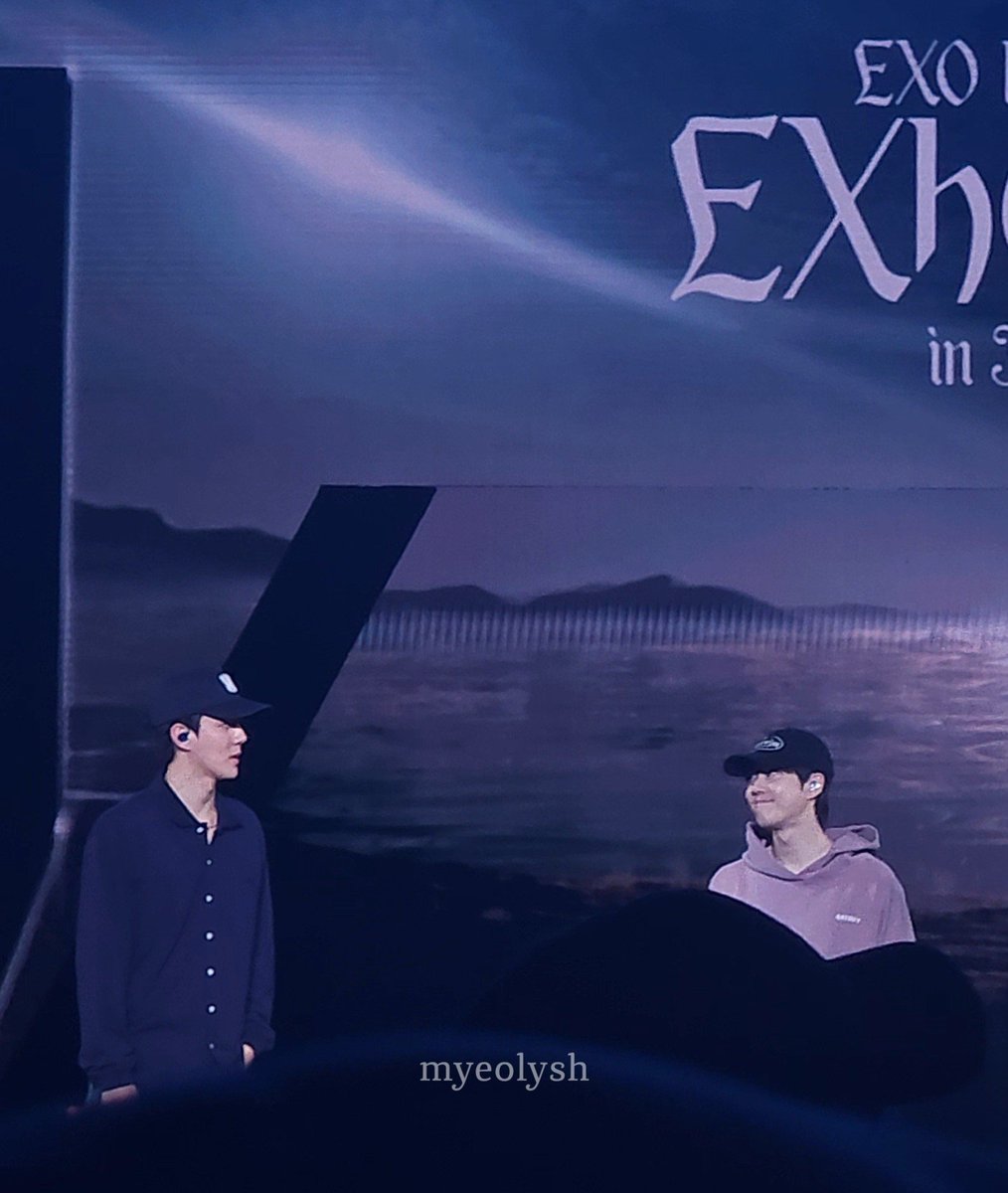 myeolysh's tweet photo. Sehun and Suho 💙🧡 https://t.co/7AipB2NpoL