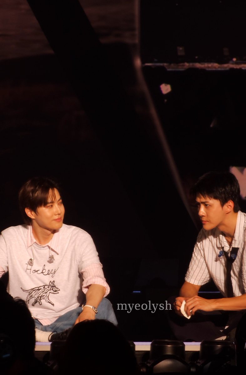 myeolysh's tweet photo. Sehun and Suho 💙🧡 https://t.co/7AipB2NpoL