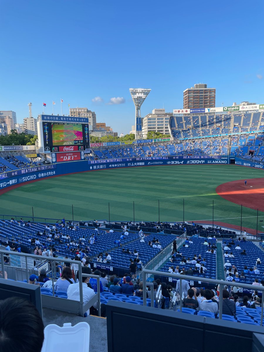 195Vfa's tweet photo. ハマスタ！ https://t.co/jklwaM5NSu