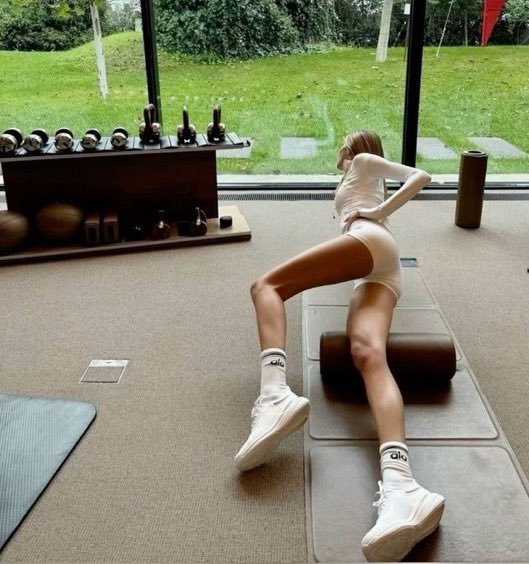 Diorgirlx's tweet photo. don’t skip your workout https://t.co/zfmEGtxPKp