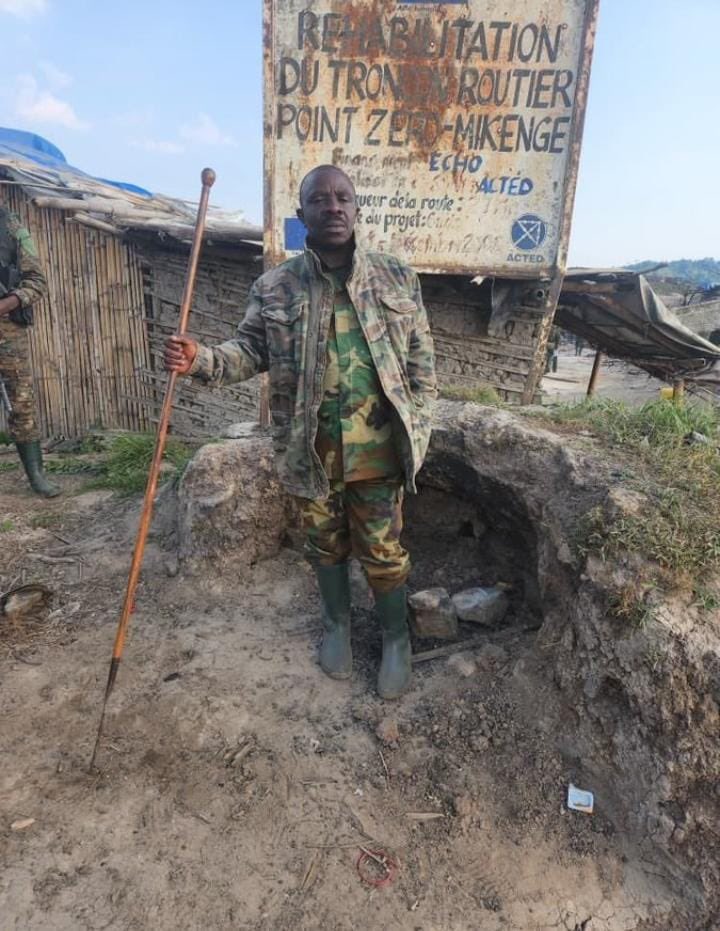 albcontact's tweet photo. RDC 🇨🇩
Afande General Bernard BYAMUNGU

Le voir à Point Zéro… libéré est réellement symbolique de la lutte que Twirwaneho et AFCM23 mènent contre un régime fasciste qui n’a que la discrimination des peuples de l’Est - essentiellement les Congolais Rwandophones - comme fondation de sa politique afin de masquer sa gouvernance en faillite.

Tshisekedi @Presidence_RDC a été un choix malheureux pour les Congolais … aucun régime qui l’ait précédé a été aussi désastreux pour les Congolais que le sien, pas même sous Mobutu.
Aujourd’hui, malgré tout les moyens qu’il a investi dans la guerre qu’il a amené à l’Est, il est dans une situation pire que jamais… il est lui-même la clé de voûte du démembrent du pays qui aurait voulu, qui aurait pu, qui aurait dû devenir une nation pour tous Congolais.