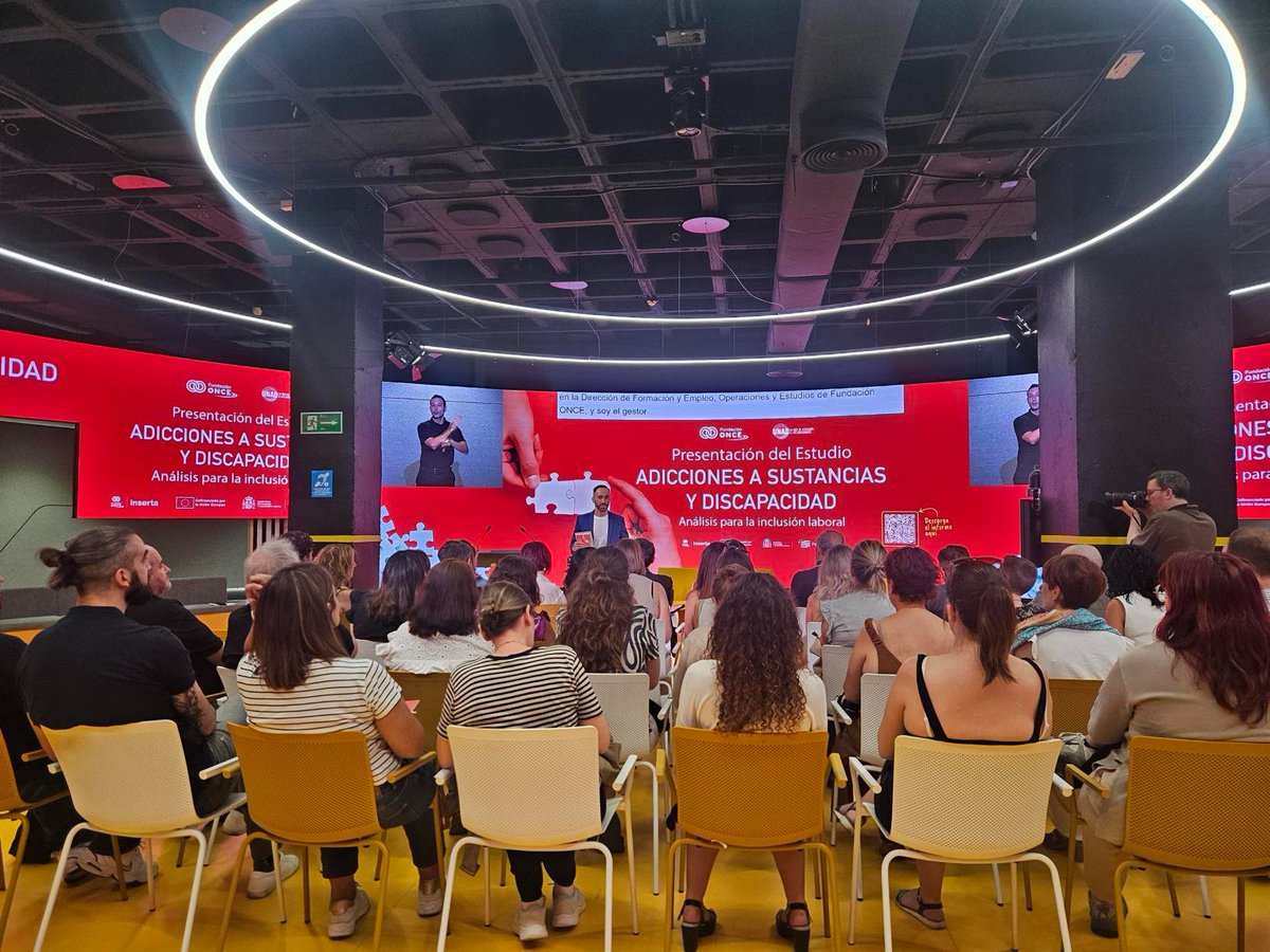 Plenainclusion's tweet photo. 🙋♀️Plena inclusión asiste en @XTalentoDigital a la presentación del estudio 'Adicciones a sustancias y #discapacidad. Análisis para la Inclusión laboral', trabajo promovido por @Fundacion_ONCE y @UNADenred #InsertaEmpleo https://t.co/StmEcYQ3bL