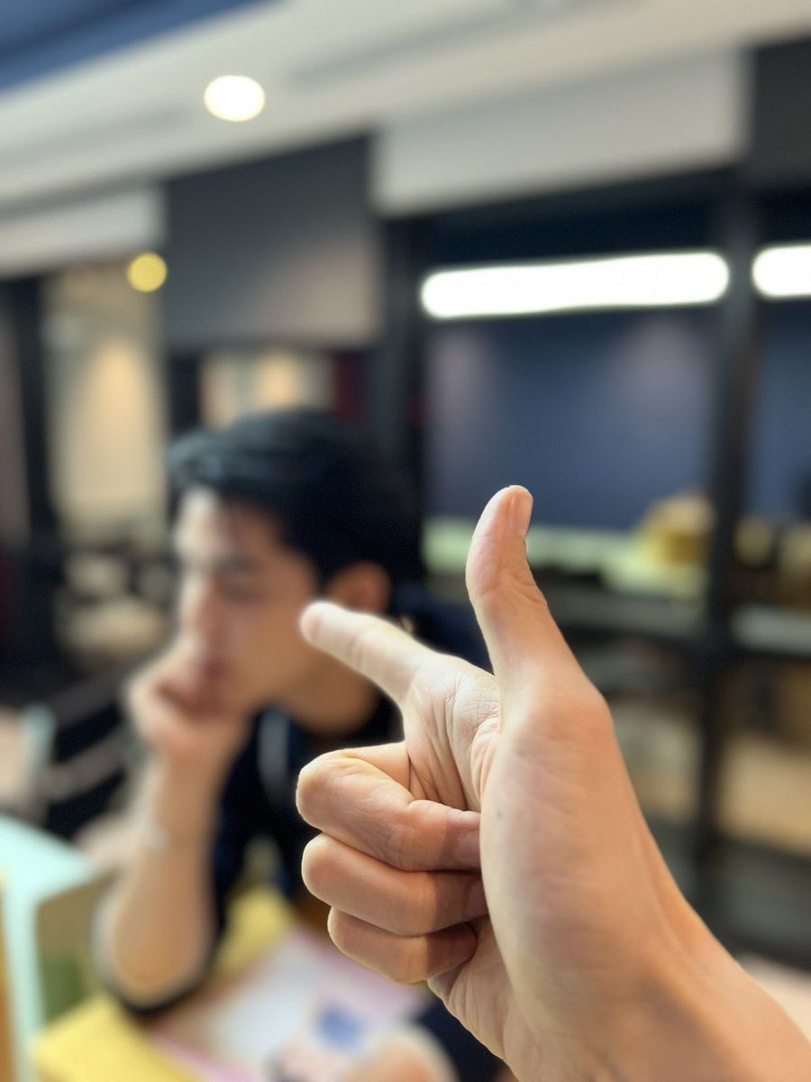 sbo___od2's tweet photo. 영원히 여기에 갇혀 있는 거야.. https://t.co/fBailBZqmO