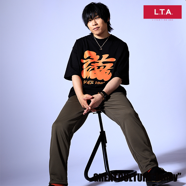 livertineage's tweet photo. 🧡 #LIVERTINEAGE × #岩崎諒太 🧡

受注締め切りまで【残り4日】😁🌈
オススメのネックレスはシンプルながらも存在感のある仕上がりで、コーデのアクセントにも🥰

詳細・ご購入はコチラ🛒
https://t.co/un9S5L88d5
#LTA #リヴァティーンエイジ  
@zurixzuri https://t.co/offyXzrI9H