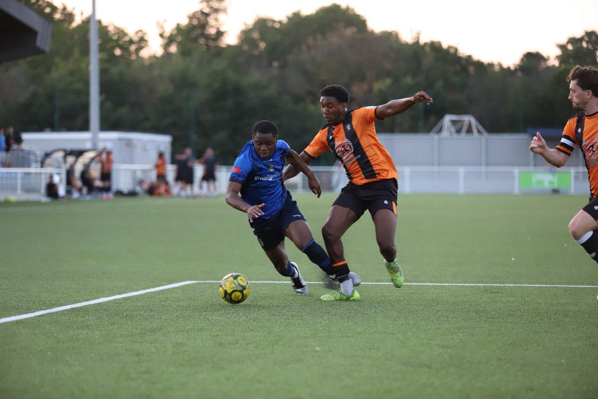 ParksideStadium's tweet photo. Pre-season kicked off on Tuesday night and they continue tomorrow night at an earlier time than normal ⤵️
Head over to @AveleyFC to see all details 💙
📸 | @_kicksandclicks
#AveleyFC | #ParksideStadium https://t.co/q2z0ZfRbE8