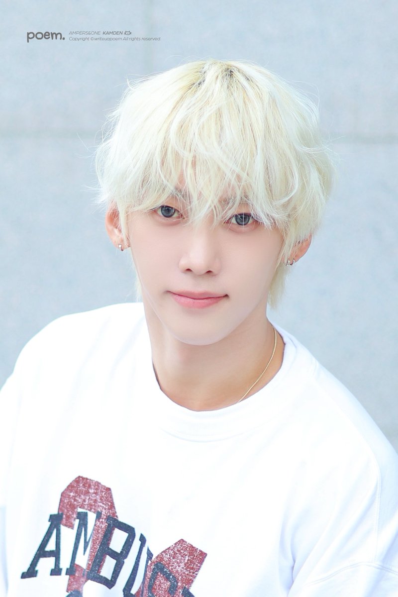 writeuapoem's tweet photo. 260709 아돌한퇴근

가나디퇴근~~~

#나캠든 #KAMDEN #앰퍼샌드원
#나두빈 #カムデン #AMPERSANDONE https://t.co/hJ0XKzh6yZ