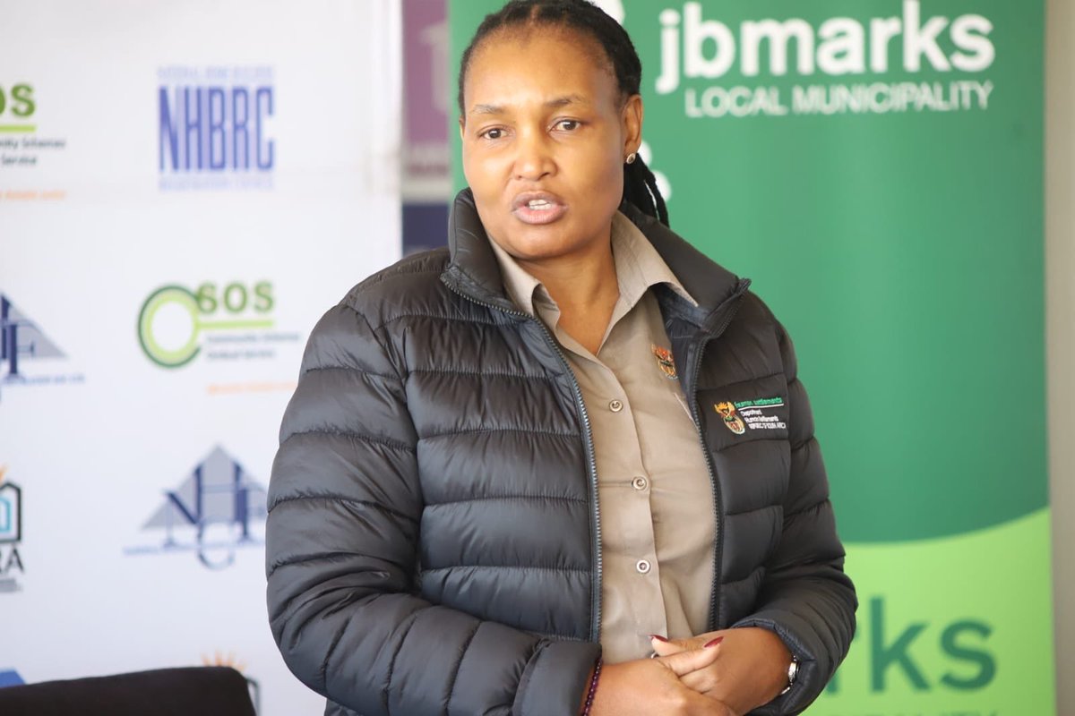 ThembiSim73's tweet photo. Minister Thembi Simelane, North West MEC for CoGHSTA Oageng Molapisi, and JB Marks Local Municipality Executive Mayor, Cllr Gaba Thithiba Ka Qhele, are receiving a status report on the overall Human Settlements performance in the Dr. Kenneth Kaunda District. https://t.co/c6VasVN19t