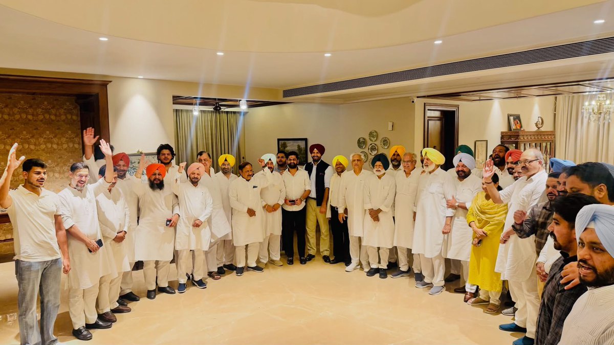 kuljitnagra1's tweet photo. बीते दिनों पूर्व मंत्री सरदार बलबीर सिंह जी के निवास पर पंजाब कांग्रेस के प्रभारी श्री भूपेश बघेल जी, पंजाब प्रदेश कांग्रेस कमेटी के अध्यक्ष सरदार अमरिंदर सिंह राजा वड़िंग जी तथा हमारे सम्मानित वरिष्ठ कांग्रेस नेताओं एवं साथियों के साथ रात्रि भोज के अवसर पर आत्मीय मुलाकात हुई।

इस दौरान पंजाब के वर्तमान राजनीतिक परिदृश्य, संगठन को और अधिक सशक्त बनाने तथा आगामी विधानसभा चुनावों की रणनीति को लेकर सार्थक चर्चा हुई। जनहित और पंजाब की खुशहाली के संकल्प के साथ कांग्रेस का प्रत्येक कार्यकर्ता पूरी मजबूती से मैदान में है।
@INCIndia 
@INCPunjab 
@bhupeshbaghel 
@SurajThakurINC 
@l_kawre 
@BalbirSinghMLA 
@DrAmarSinghINC 
@RajaBrar_INC 
@kcvenugopalmp 
@RahulGandhi 
@Partap_Sbajwa 
@priyankagandhi