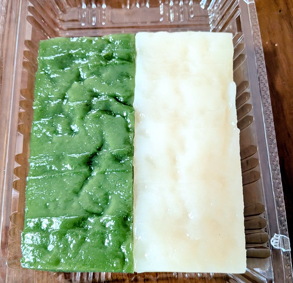noujomami's tweet photo. 亡き祖父母が大好きだった老舗のういろうを久々に食べたくなって買いに行ったけどめちゃめちゃ美味しかったです。ういろうは地元民でも嫌いな人多いけど私は好きです。味噌カツはそんなにそこまで積極的に食べたいとは思わんですけど笑。嫌いではないけどね笑 https://t.co/xayIvAHYtp