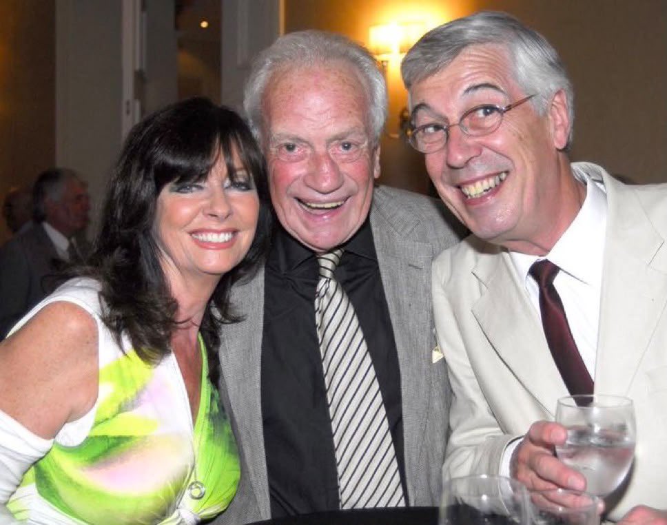 vickimichelle's tweet photo. Happy Heavenly Birthday Barry Howard. Loved working with him . Brilliant as Barry in Hi de Hi. Great memory at an event with Jeffrey Holland. #BarryHoward #HiDeHi @JeffHolland07 #YouRangMLord @bbcdoctorwho #Scrooge #OutOfOrder #TerryAndJune #ThursdayThoughts https://t.co/YeTmpu8Cyq
