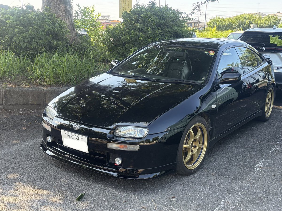 bg6rcbaep's tweet photo. 天気に恵まれたので久しぶり洗車してWAXかけた

出掛けようかと思ったら全体的に汚れが…

庭のシマトネリコの花粉だな
落ちてくる細かい花びらもちょっと厄介

…切っちゃおうか迷っている

花粉だけパパッとはらって出掛けました https://t.co/DdE9WYTA3o