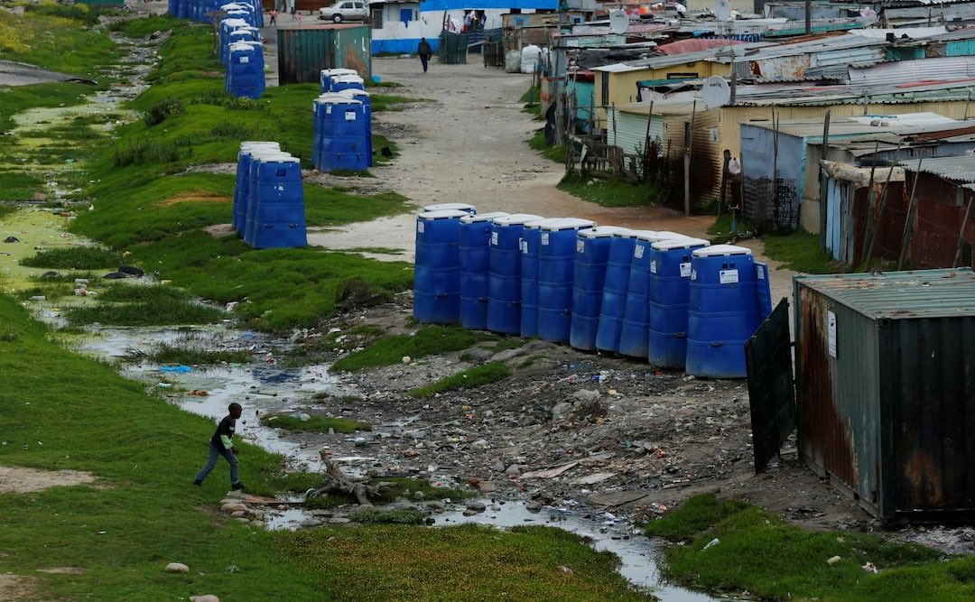 benjiejabo1990's tweet photo. This is cape town where DA AND ANC lead together,south Africans please https://t.co/534BUfaZLy #EFFTURNS13 #HANDSOFFCIC https://t.co/I9kmpVaZ7z