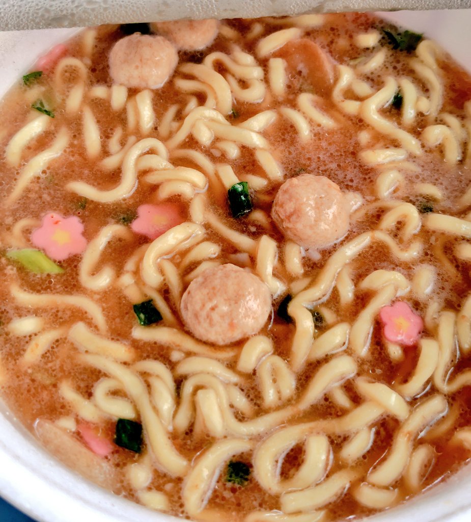 87mogchan's tweet photo. #濃厚魚介豚骨

なるカップ麺を発見
おいしかった https://t.co/5fFvCReicw