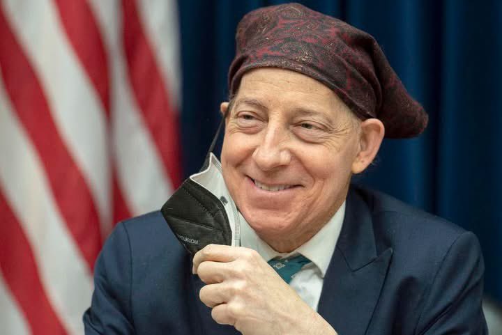 Gianl1974's tweet photo. If you want to know what truly selfless service looks like, look no further than Jamie Raskin — the top Democrat on the House Oversight Committee 💙

In late 2022, he was diagnosed with large B-cell lymphoma — a serious but curable form of non-Hodgkin lymphoma.

This was his second cancer fight; he previously beat colon cancer in 2010.

Treatments were administered at the ⁠Lombardi Comprehensive Cancer Center — named after Green Bay’s very own — and they were intense. Four months. Relentless.

But Raskin never missed a vote! He continued working as the top Democrat on the House Oversight Committee throughout his treatment, though doctors required him to limit in-person exposure due to a compromised immune system.

Today, Raskin is cancer-free. But this was far from his only extraordinarily personal, public battle: in late 2020, his son died by suicide. Days later, Raskin’s life was threatened by Trump supporters on January 6th. 

He still showed up.
He never missed work.
And he MOST definitely never wobbled out of an interview 😉