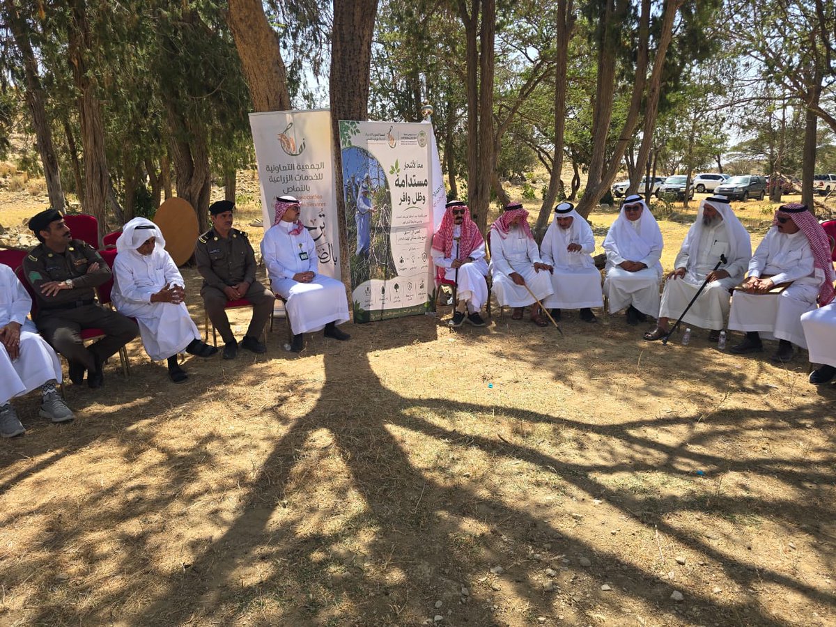 albir322's tweet photo. بمشاركة موظفي الجمعية لهذا اليوم الخميس في مبادرة  "تاهيل وتقليم الغابات -المنتزهات-المراعي"(تقليم تنشيطي وتحفيزي للشجرة الكامله)، تحت اشراف فرع مركز تنمية الغطاء النباتي ومكافحة التصحر بفرع منطقة عسير ،إيمانًا بدورنا في تعزيز المسؤولية المجتمعية والإسهام في تنمية الغطاء النباتي ونشر ثقافة الاستدامة، بما ينعكس أثره على البيئة وجودة الحياة للأجيال القادمة.

معًا نزرع الأمل، ونصنع أثرًا يدوم. 🌱💚

#معًا_لأشجار_مستدامة #ظل_وافر #الاستدامة #التشجير #المسؤولية_المجتمعية