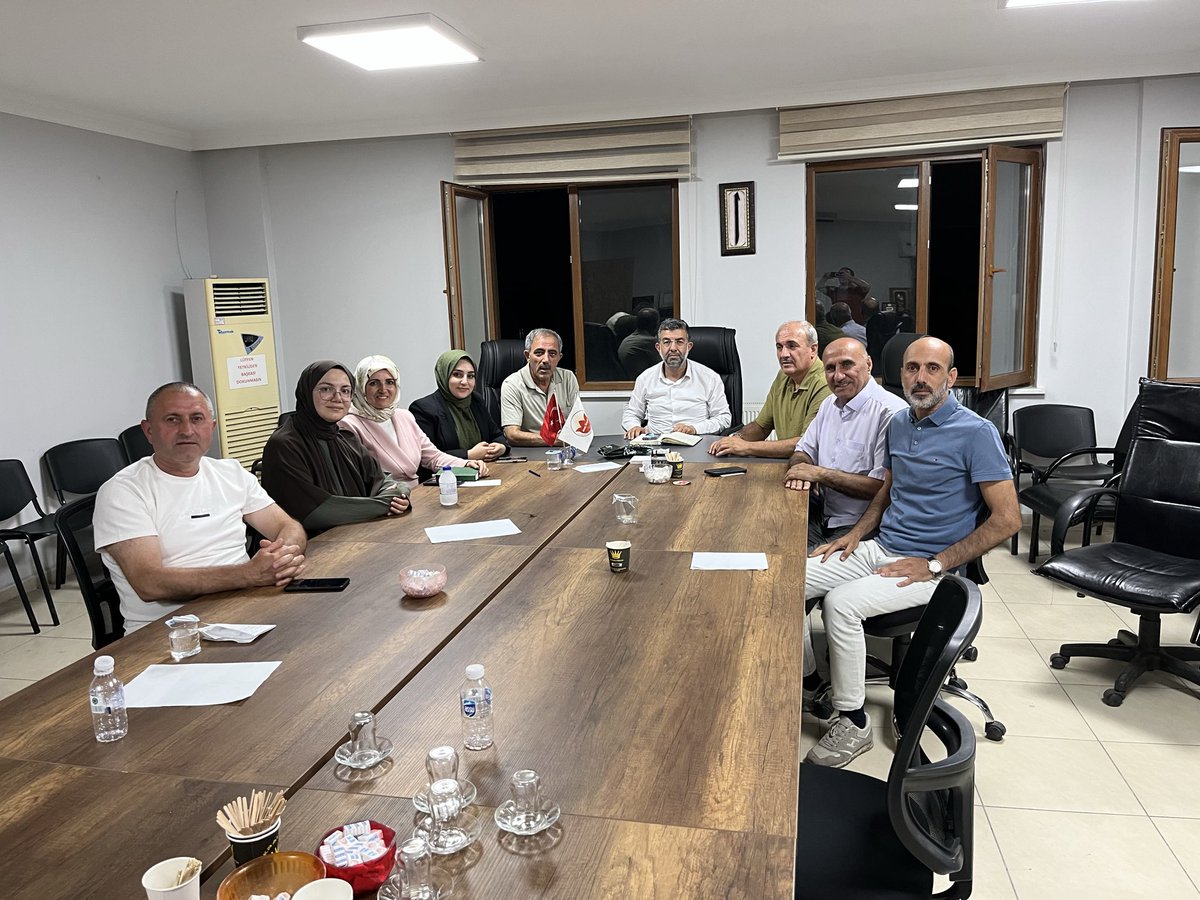 MusilderBursa's tweet photo. Temmuz ayının ilk haftalık yönetim kurulu toplantısını yeni gündem ve konuları istişare ederek kararlar alarak gerçekleştirdik. Alınan kararların hayırlara vesile olmasını diliyoruz.
#MuşİlderBirİyilikHareketidir https://t.co/ah6fPqgcq5