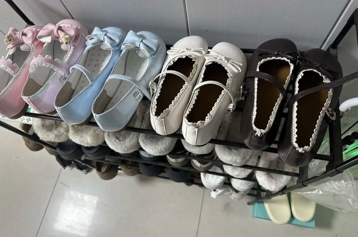Syyffer's tweet photo. #扫楼 #lo鞋 可爱lo鞋 玛丽珍 https://t.co/8n9F7XUwBQ