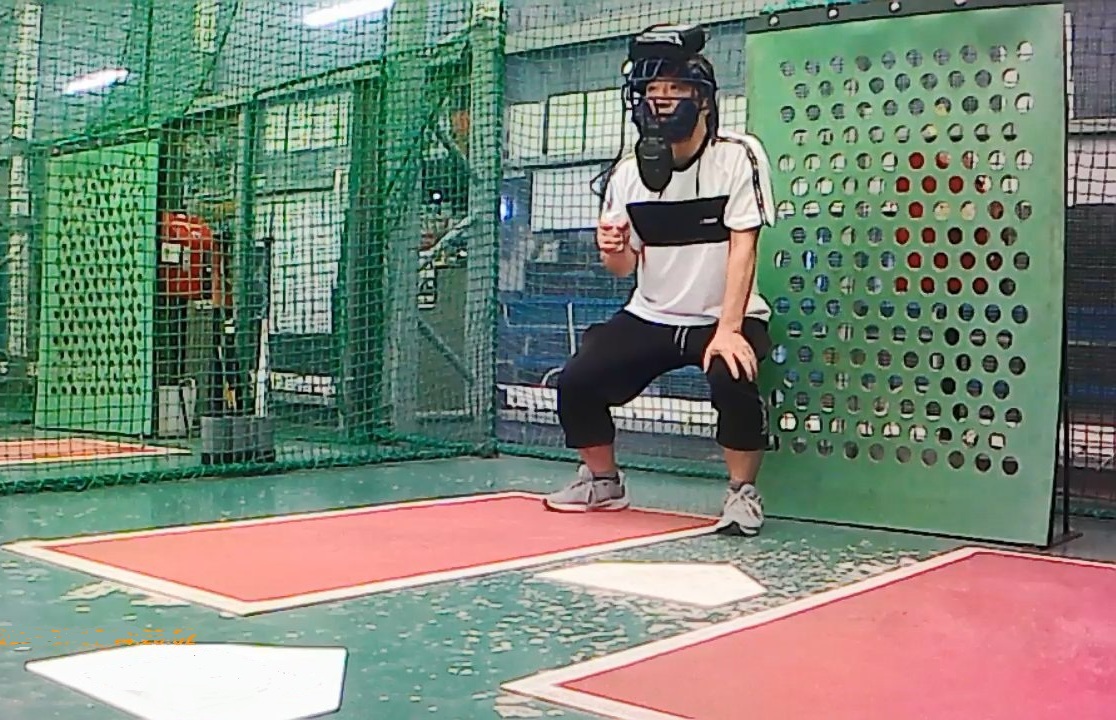 Funbb43's tweet photo. 審判マスク装着型ABS（ロボット審判）のテスト#2 https://t.co/fqXhPelgD9