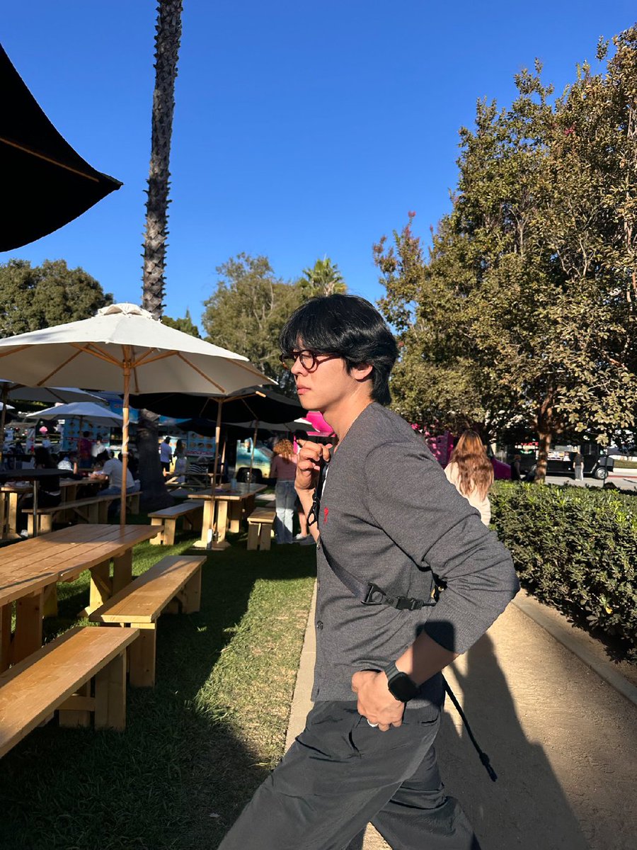odrxmxb's tweet photo. 이런 무드 사진 볼때마다
진짜 어른남자같고
옆자리 차지하고싶음..
하.. 나도 이제 한계다 들어와 살아라🫪 https://t.co/4k0WDn1ajA